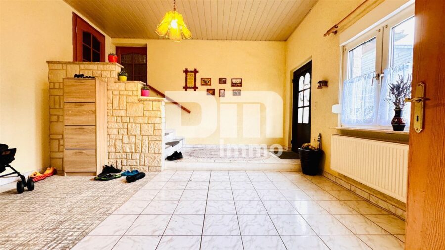 (R)eserviert!!!Modernisiertes Ein- bis Zweifamilienhaus mit Anbau BJ 1992 + 2. Baugrundstück - EG Foyer / Windfang Zugang Gebäudeteil 1 + 2